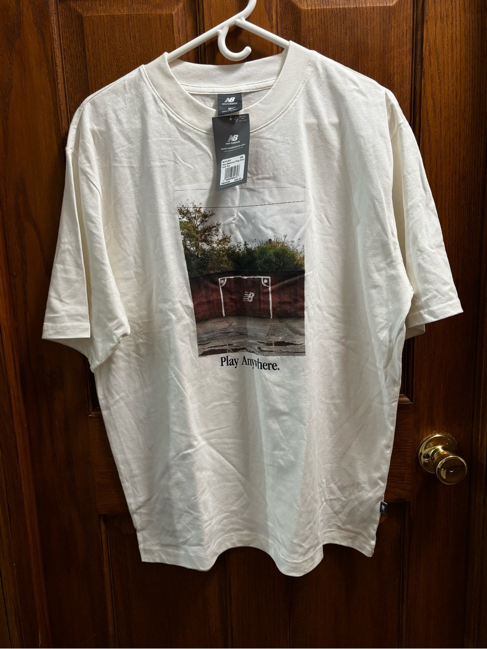 New Balance Play Anywhere Graphic T-Shirt Salt Off White Size Medium NWT